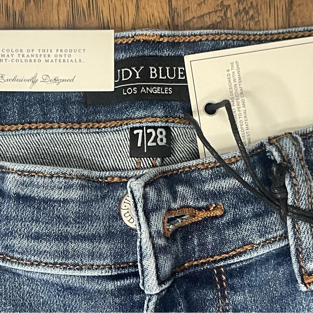 Judy Blue Kaylee High Waist Distressed Dad Jeans NWT Size 7/28 - Picture 7 of 15